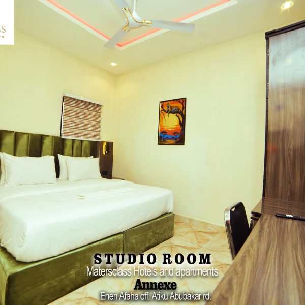 STUDIO ROOM2 600x600